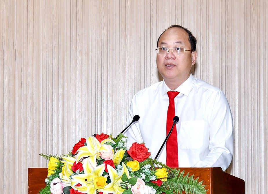 Bí thư Tỉnh uỷ Cà Mau Nguyễn Hồ Hải phát biểu tại buổi lễ  ký kết. Ảnh: Mỹ Trân.