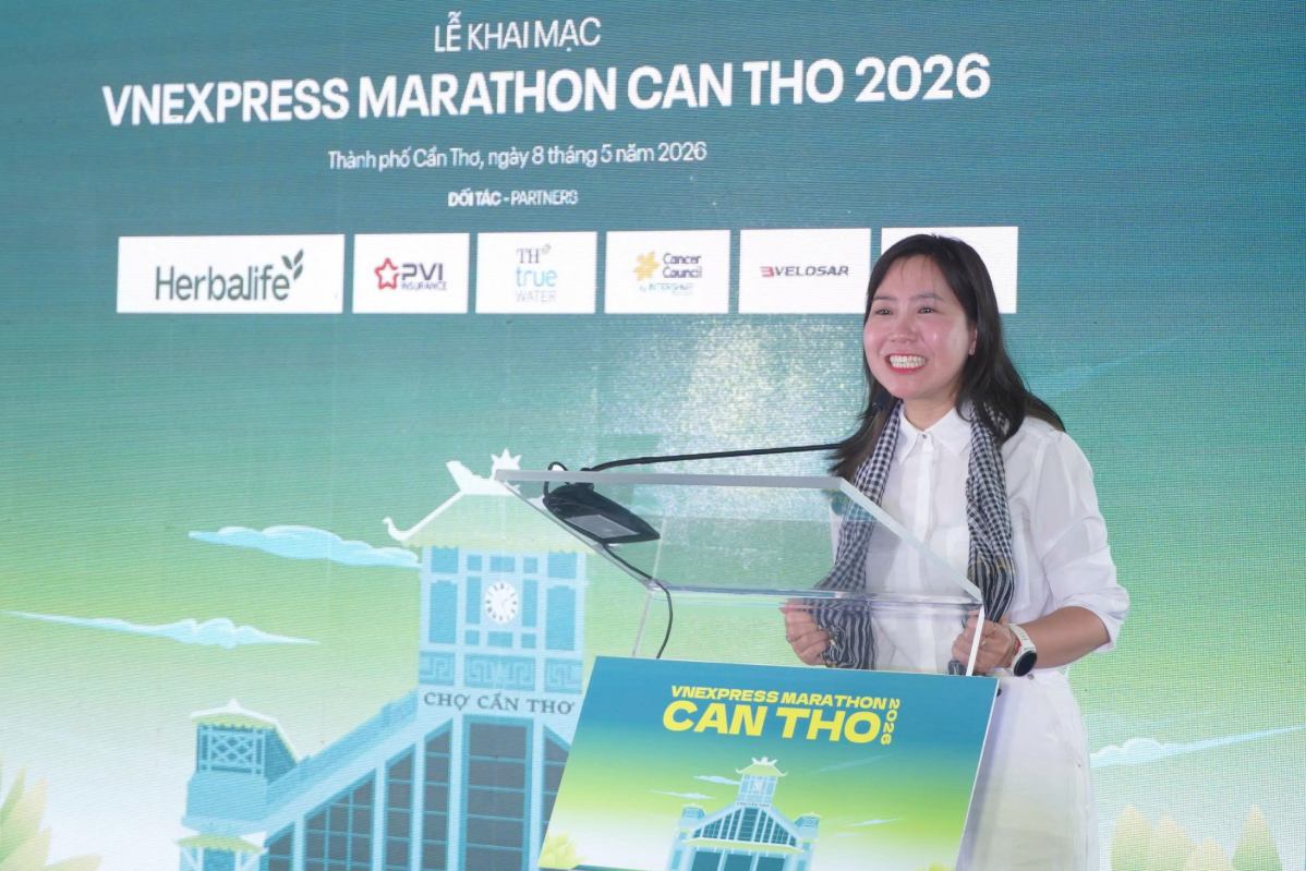 Bà Lê Vân Anh - Phó Ban tổ chức giải phát biểu tại buổi lễ khai mạc. Ảnh: Tạ Quang