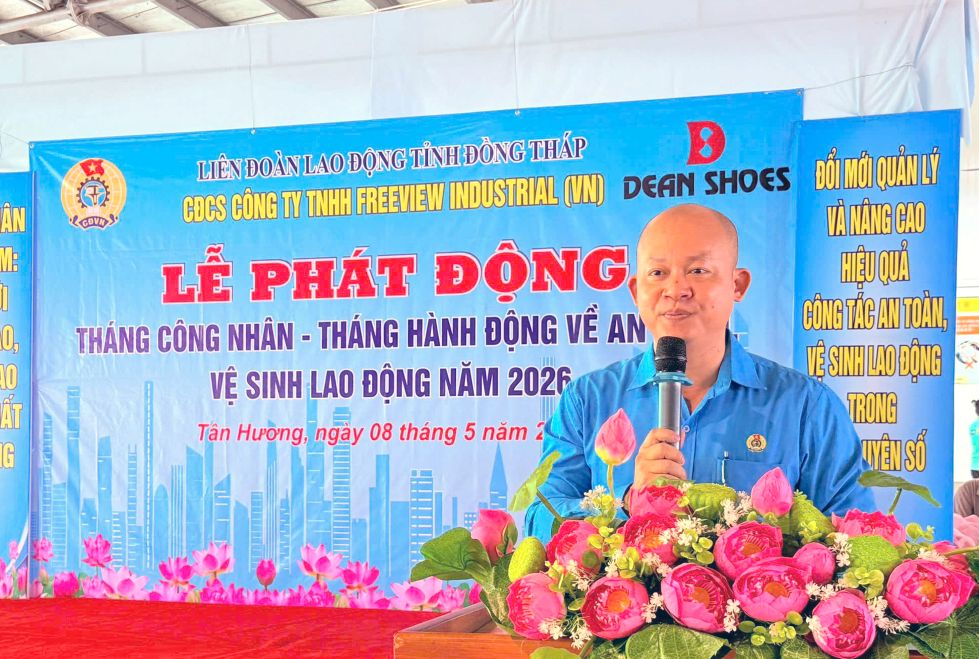 Ông Lê Võ Hữu Hạnh - Chủ tịch Công đoàn cơ sở (CĐCS) Công ty TNHH Freeview Industrial (VN) phát biểu tại lễ phát động Tháng Công nhân. Ảnh: Thanh Nhàn