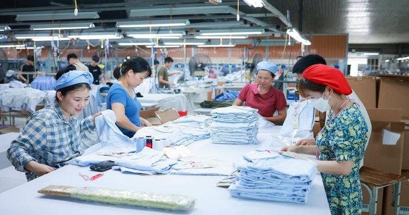 Thi đua xây dựng đất nước, củng cố khối đại đoàn kết