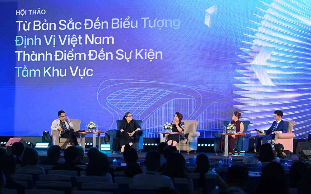 Các đạo diễn, chuyên gia chia sẻ trong phiên tọa đàm. Ảnh: Ban Tổ chức