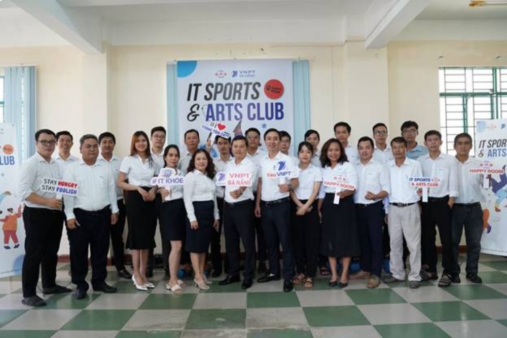 VNPT Trade Union guides affiliated units to establish clubs to connect union members and workers. Photo: Hong Hai