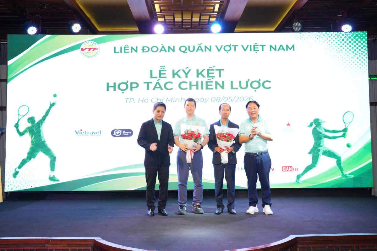 Bên cạnh việc giới thiệu 2 hoa hậu làm đại sứ hình ảnh, Liên đoàn quần vợt Việt Nam cũng bổ sung 2 Phó chủ tịch mới. Ảnh: VTF