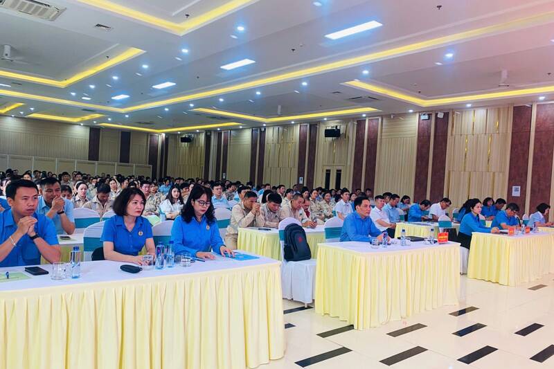 Các đại biểu tham dự Hội nghị tập huấn an toàn lao động. Ảnh: Trường Sơn