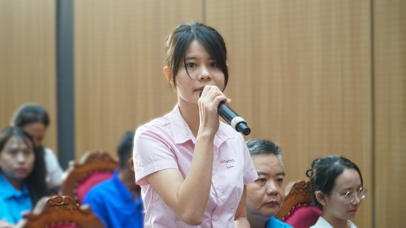 Cử tri công nhân Đà Nẵng kiến nghị loạt vấn đề sát sườn với đời sống người lao động. Ảnh: Hoàng Bin