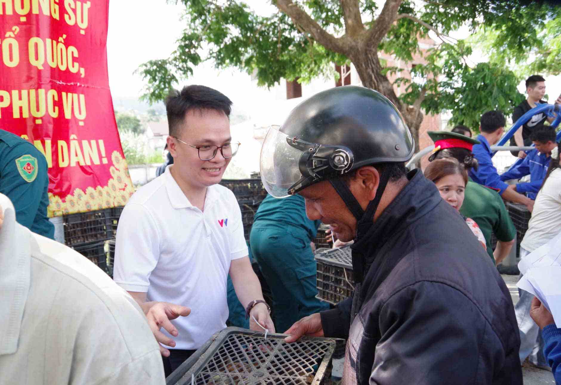Trong đợt này có 410 hộ dân ở xã D'ran đã được hỗ trợ con giống để khôi phục phát triển sản xuất. Ảnh: Ngọc Ngà 