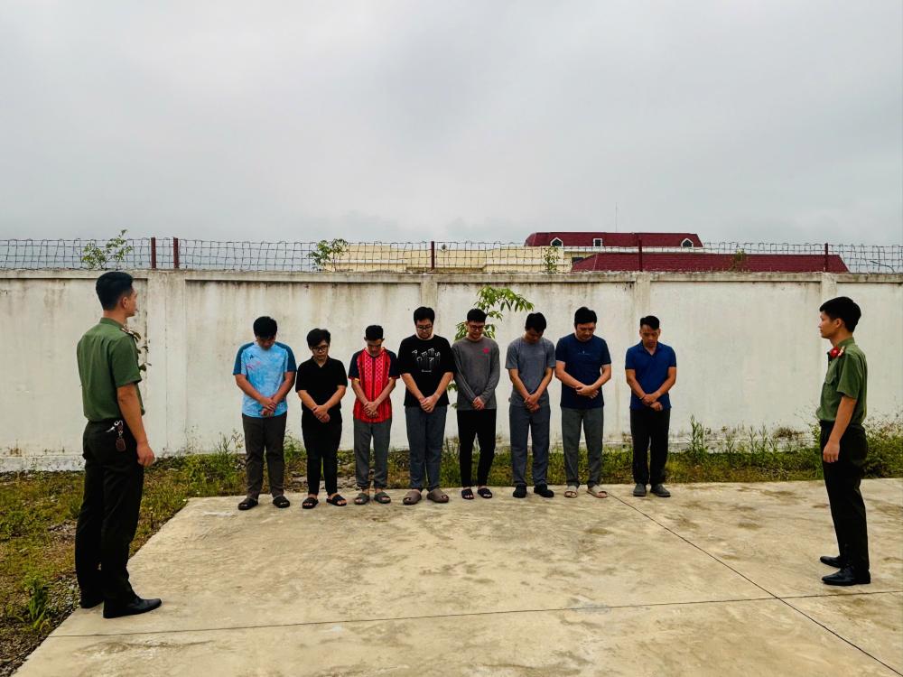 Triệt phá đường dây rửa tiền, tổ chức đánh bạc và lừa đảo, Công an Hà Tĩnh đã bắt giữ, khởi tố 8 đối tượng liên quan. Ảnh: Công an Hà Tĩnh