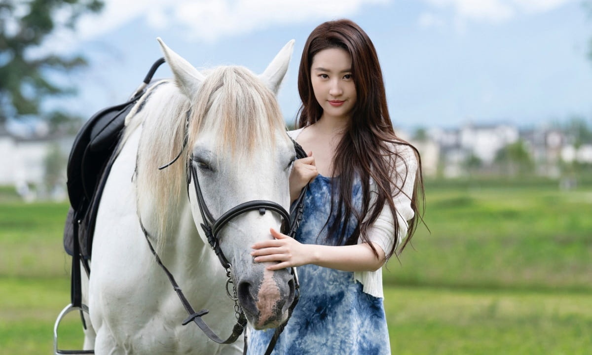 Bộ phim “Đi đến nơi có gió” của Lưu Diệc Phi đã giúp Đại Lý (Vân Nam) trở thành điểm đến du lịch bùng nổ. Ảnh Nhà sản xuất. 