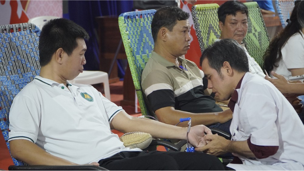 Hoạt động hiến máu tình nguyện thu hút đoàn viên tham gia với tinh thần sẻ chia vì cộng đồng. ảnh: Nguyên Anh
