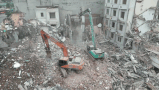 Urgent atmosphere in the site clearance area for the construction of Tran Hung Dao bridge
