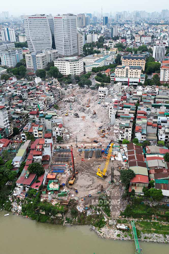 Phần diện tích đất rộng lớn thuộc địa bàn khu vực phường Hồng Hà đang trong quá trình tăng tốc giải phóng mặt bằng để phục vụ dự án. Ảnh: Hữu Vũ