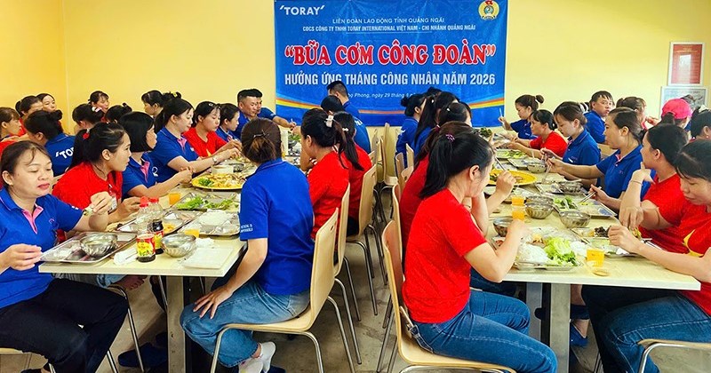60.000 đồng/bữa ăn tiếp sức cho công nhân Quảng Ngãi