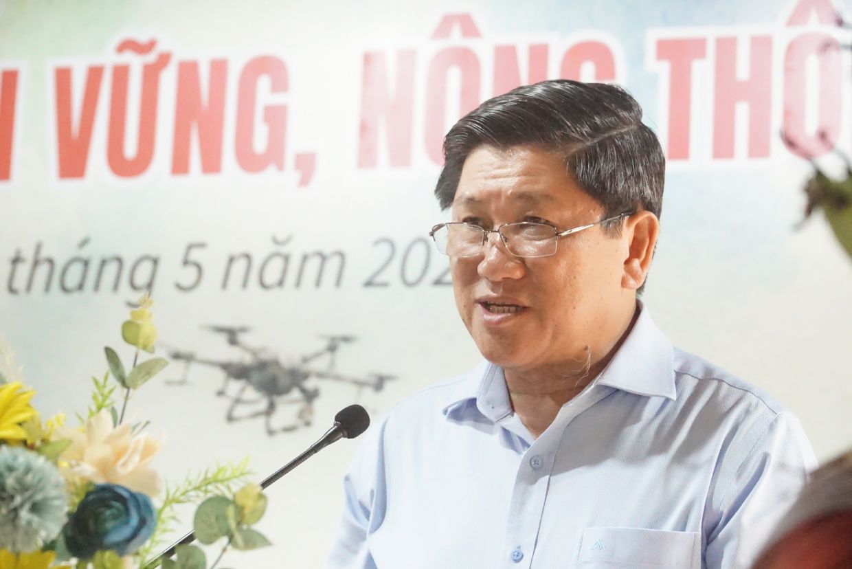 Phó Chủ tịch UBND tỉnh Cà Mau Lê Văn Sử phát biểu tại toạn đàm. Ảnh: Nhật Hồ.