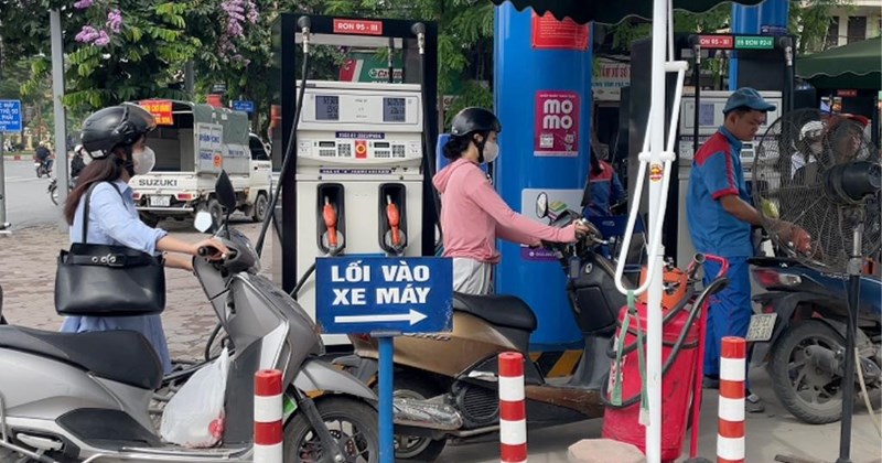 Kinh tế 24h: Giá xăng dầu tiếp tục biến động, giá dầu thế giới giảm