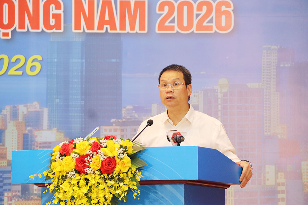 Ông Nguyễn Mạnh Hùng, Chủ tịch UBND TP Đà Nẵng phát biểu chỉ đạo tại buổi đối thoại. Ảnh: Trần Thi
