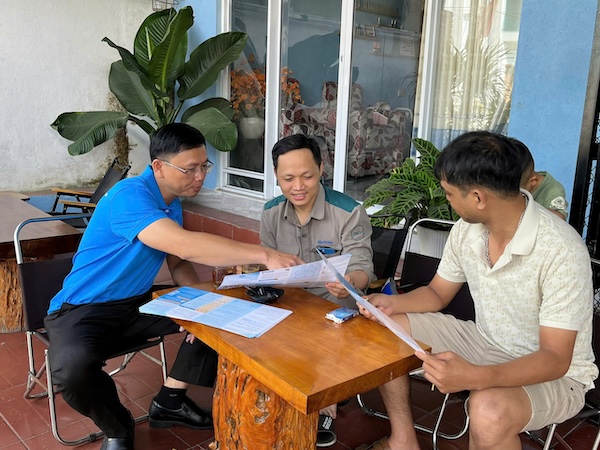 BHXH TP Đà Nẵng đặt mục tiêu tiếp cận nhóm lao động khu vực phi chính thức, hộ kinh doanh cá thể và tiểu thương tại các chợ dân sinh. Ảnh: BHXH Đà Nẵng