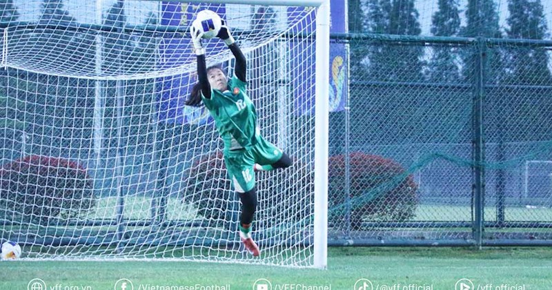 Thủ môn U17 nữ Việt Nam đánh giá cao Australia trước tứ kết