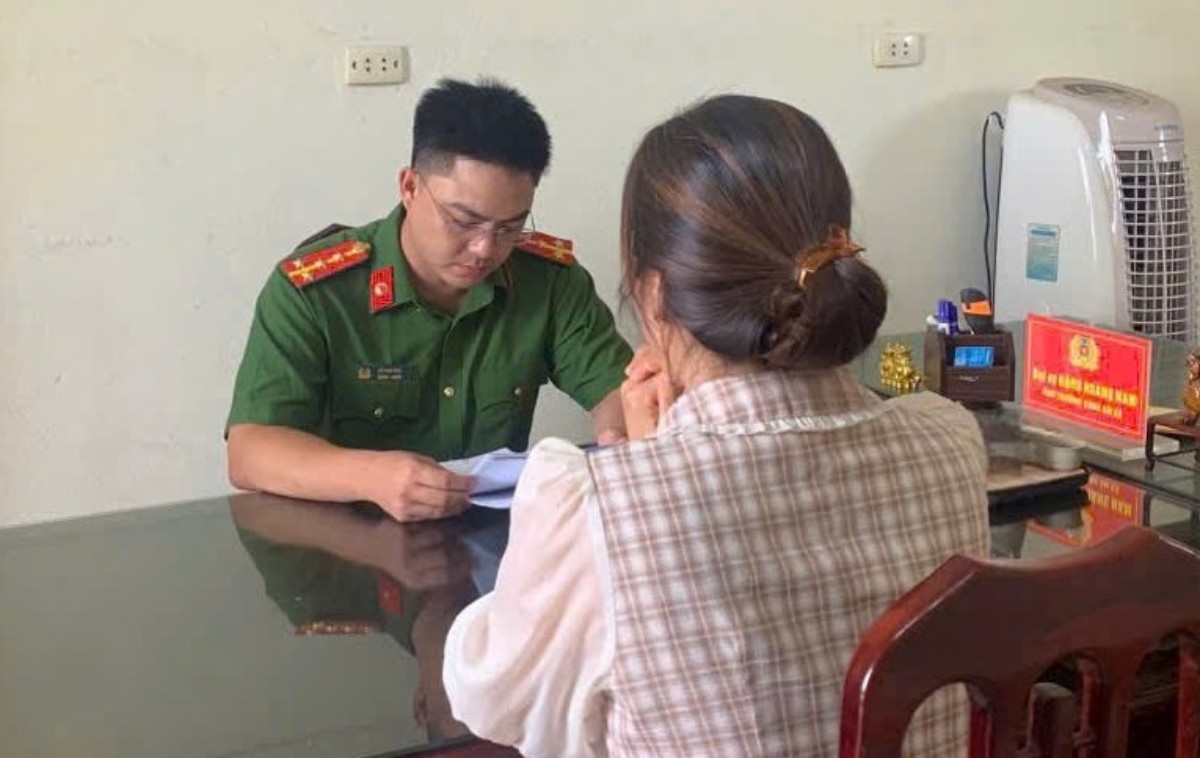 Chị N.T.T bị xử phạt do bình luận sai sự thật. Ảnh: Công an tỉnh Ninh Bình