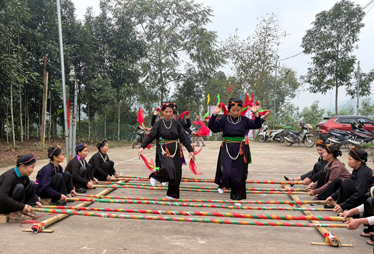 Những năm qua, đời sống vật chất và tinh thần của đồng bào các dân tộc ở Lào Cai đã được cải thiện nhiều.