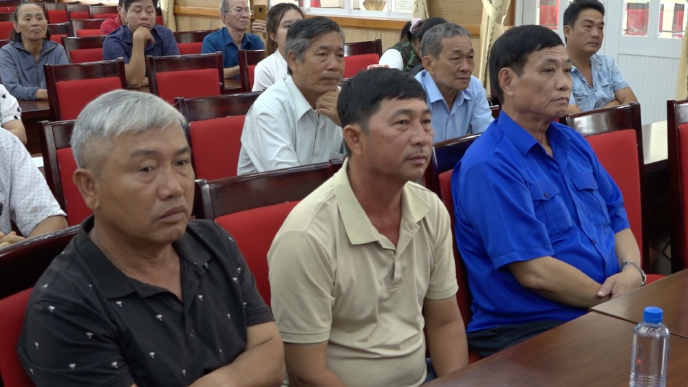 Đông đảo chủ tàu, ngư dân trên địa bàn Phú Quốc đến tham gia chương trình. Ảnh: BTL Vùng CSB4
