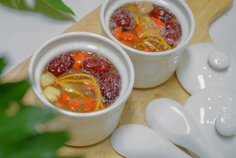 Bird's nest is one of the suggestions for health gifts for mothers on Mother's Day (May 10). Photo: Hong Anh Pham