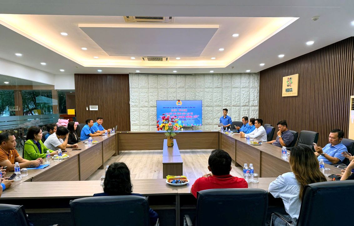Quang cảnh buổi ra mắt Câu lạc bộ Cán bộ Công đoàn nòng cốt tại Khu công nghiệp Sa Đéc. Ảnh: Thanh Nhàn