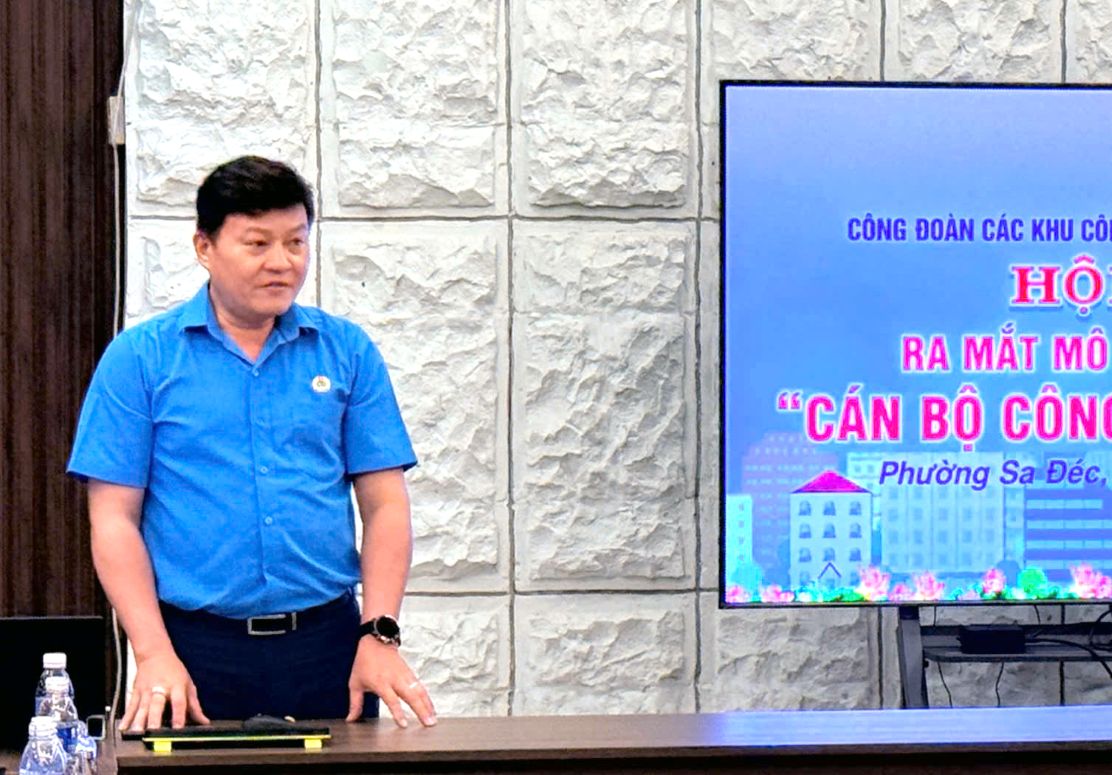 Ông Nguyễn Thanh Nhàn - Chủ tịch Công đoàn các Khu công nghiệp, Khu kinh tế Đồng Tháp phát biểu định hướng hoạt động cho Câu lạc bộ Cán bộ Công đoàn nòng cốt. Ảnh: Thanh Nhàn
