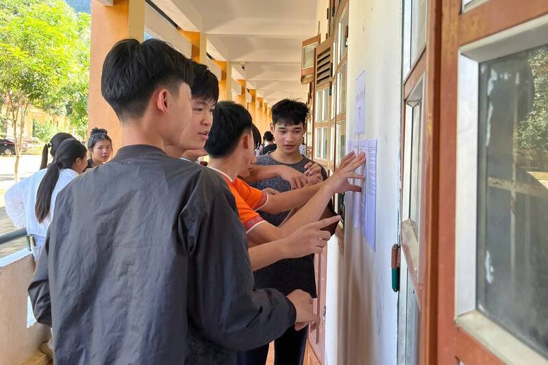 Các thí sinh dự thi Kỳ thi tuyển sinh vào lớp 10 THPT tại khu vực xã Quỳnh Nhai. Ảnh: Trường THPT Quỳnh Nhai