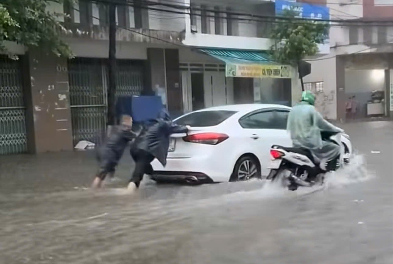 Khanh Hoa warns of thunderstorms occurring in some areas. Photo: Loc Tho