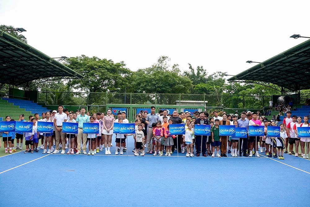 Opening ceremony of the VTF Juniors Tour 1 National Youth Tennis Championship - AP Sports Cup 2026 takes place at the Binh Duong New City Community Sports Center. Photo: VTF