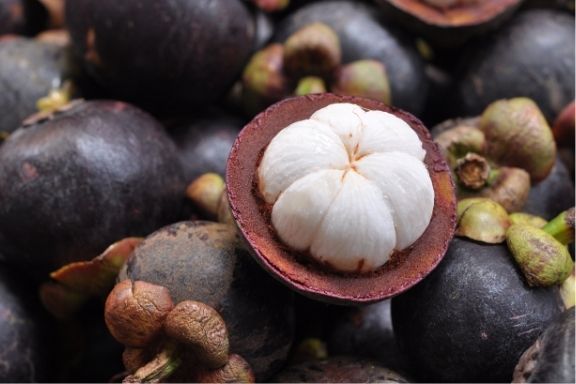 Tropical fruit helps support weight loss and protect health