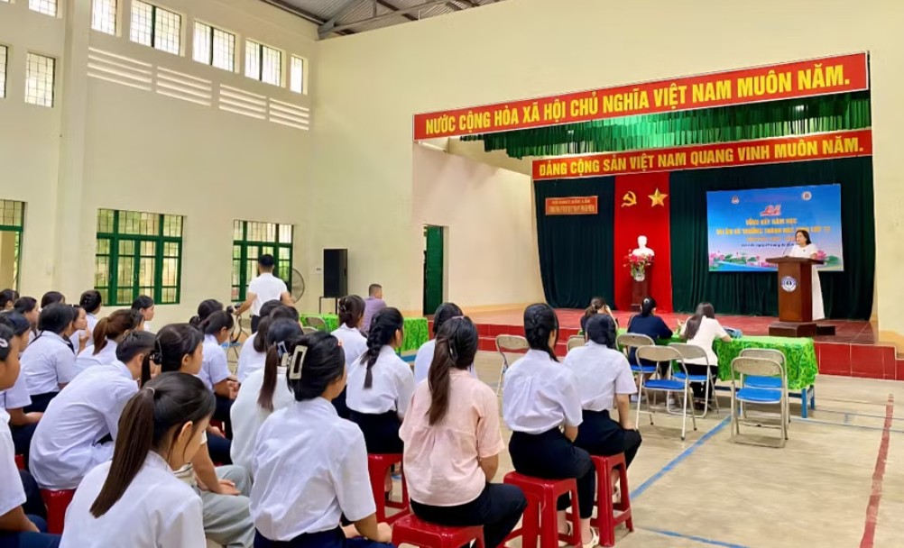 Candidates taking the exam for Phu Yen Ethnic Minority Boarding High School, Dak Lak province. Photo: Hung Nguyen
