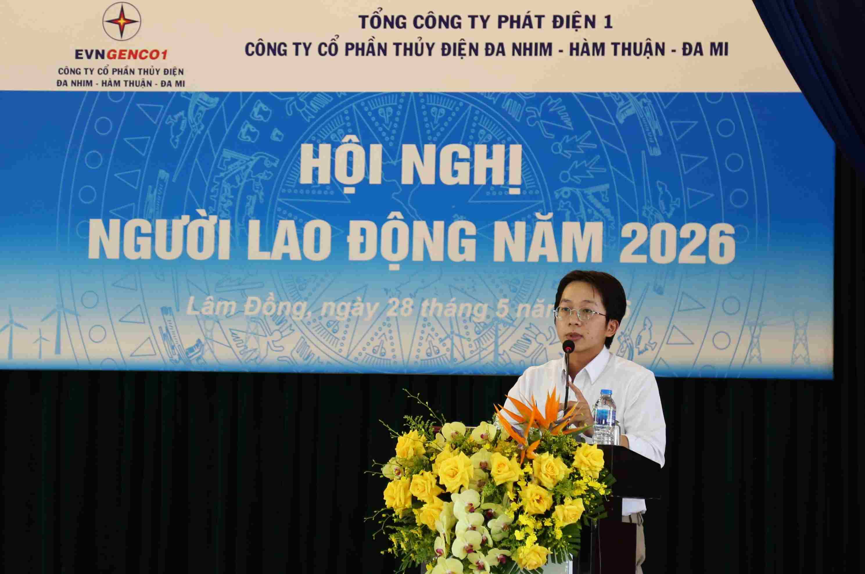 Ông Nguyễn Lê Minh - Trưởng ban Thanh tra nhân dân báo cáo kết quả giám sát năm 2025. Ảnh: Ngọc Minh