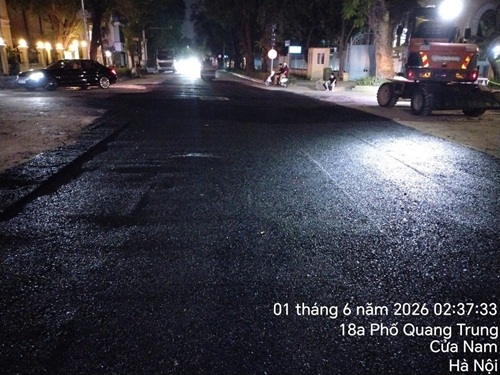 Many central streets in Hanoi have their ground cleared after flood prevention construction. Photo: Dinh Hung
