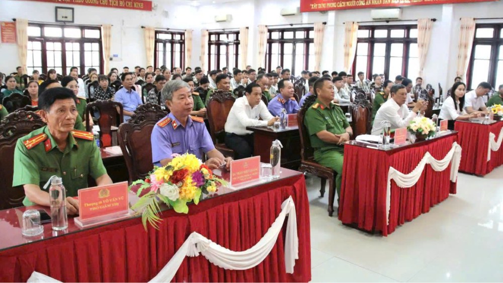 Đại biểu tham dự buổi Lễ. Ảnh: Văn Vũ