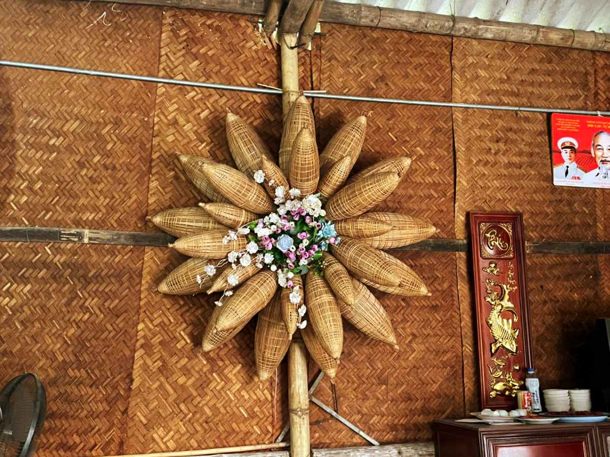 Nhờ vào thiết kế tinh xảo và phối màu hài hòa, những chiếc đó trở thành vật trang trí được khách quốc tế đặc biệt ưa thích. Ảnh: I La