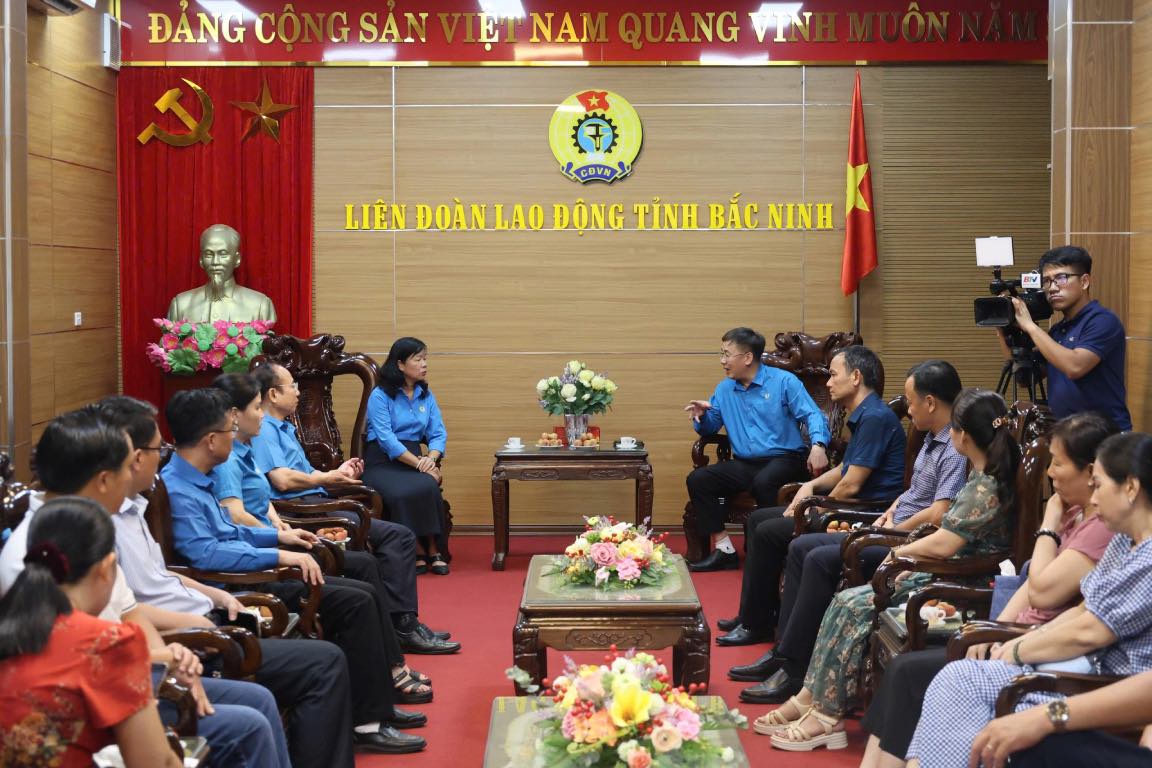 Quang cảnh buổi làm việc. Ảnh: Quyết Chiến