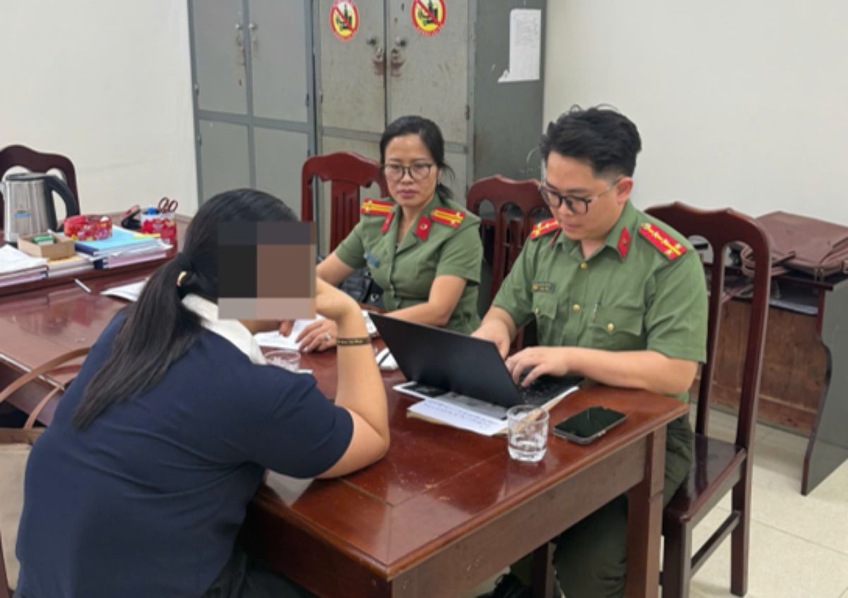 Chị N.T.L tại cơ quan công an. Ảnh: Công an Ninh Bình