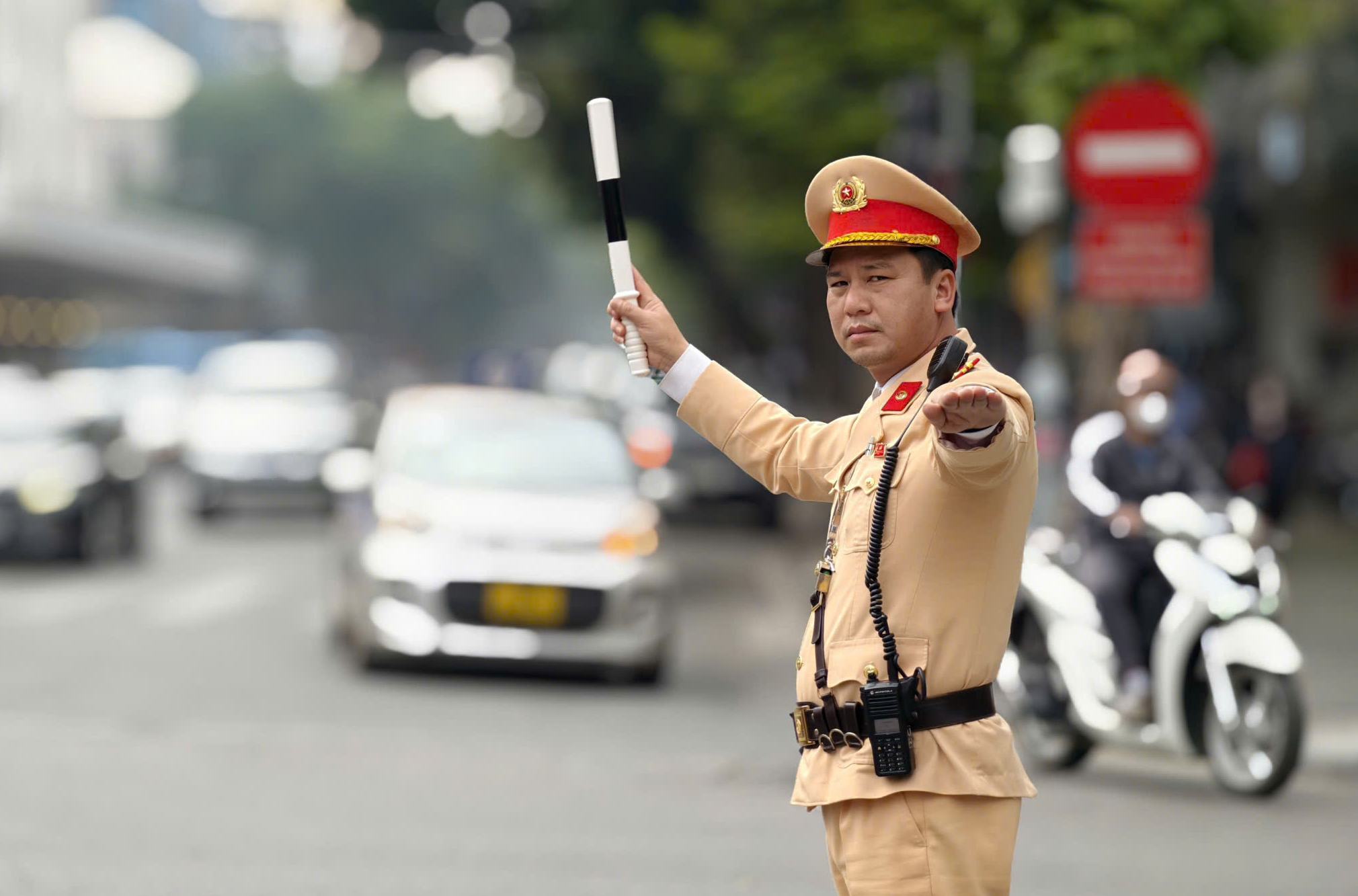 Hanoi City Police will divert traffic to serve the 14th Vietnam Trade Union Congress, term 2026-2031, taking place from May 3 - June 6 at the National Convention Center, Hanoi City. Photo: The Ky