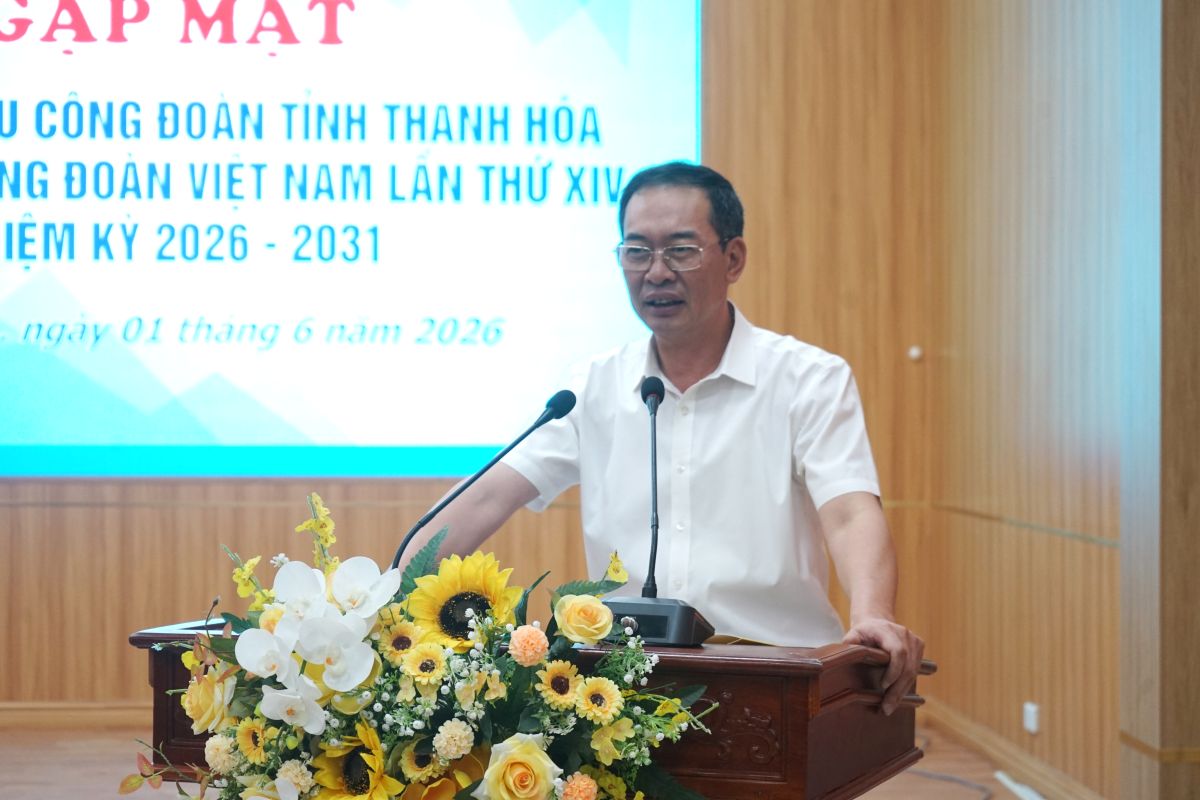 Ông Trịnh Tuấn Sinh - Phó Bí thư Tỉnh ủy, Chủ tịch Ủy ban Mặt trận Tổ quốc Việt Nam tỉnh Thanh Hóa phát biểu tại buổi gặp mặt. Ảnh: Quách Du