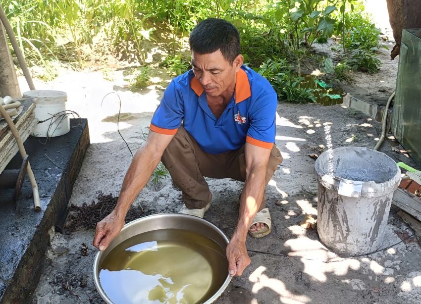 The water pipeline incident caused domestic water to change color, affecting thousands of households. Photo: Thanh Trung