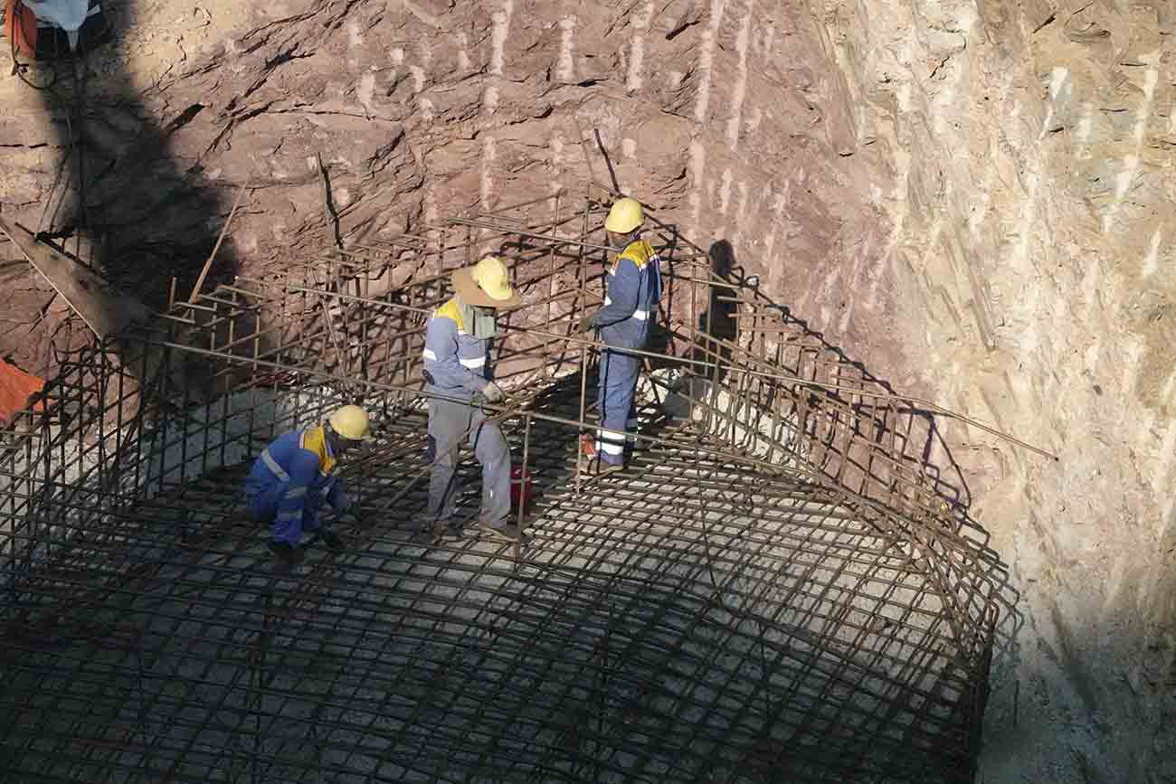 The project to upgrade and repair Ke Go lake is at risk of delayed progress. Photo: Tran Tuan