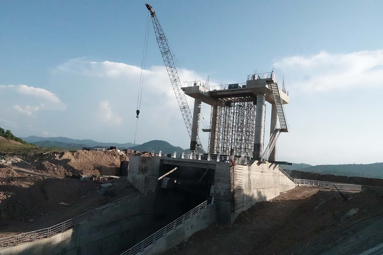 Khối lượng công việc còn lại của dự án là khá lớn. Ảnh: Trần Tuấn