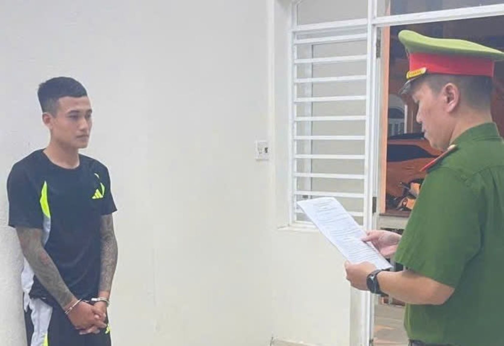 The Investigation Police Agency of Da Nang City Police has executed an emergency detention order for Phung Quoc Thang to investigate the case. Photo: Huynh Duc