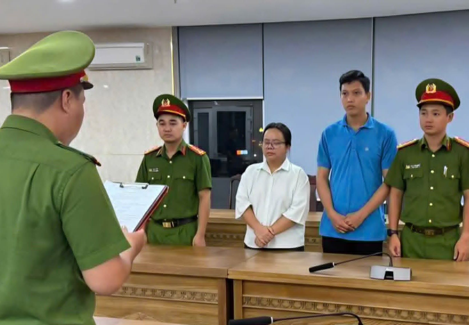 Công an thành phố Đà Nẵng đã khởi tố 2 vụ án, khởi tố và bắt tạm giam các bị can về hành vi “Xâm phạm quyền tác giả, quyền liên quan”. Ảnh: Huỳnh Đức