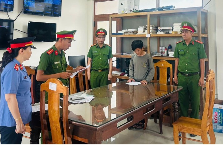 Cơ quan chức năng khởi tố đối tượng Trương Chí Lịch sau khi quan hệ tình dục nhiều lần với cháu bé dưới 16 tuổi. Ảnh: Kim Minh - Quốc Huy
