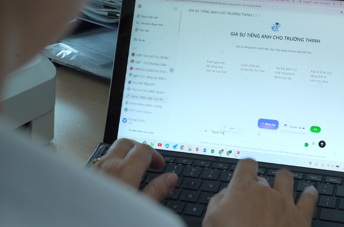 Office workers use AI to tutor their children