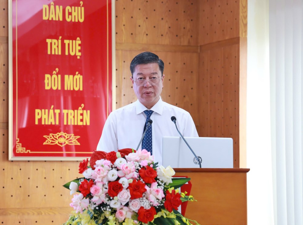 PGS.TS. Vũ Trọng Lâm, Giám đốc - Tổng Biên tập Nhà xuất bản Chính trị quốc gia Sự thật. Ảnh: Ái Vân