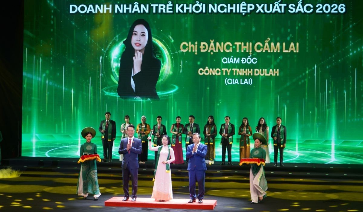Ban Tổ chức vinh danh doanh nhân trẻ khởi nghiệp xuất sắc năm 2026. Ảnh: Mai Dung