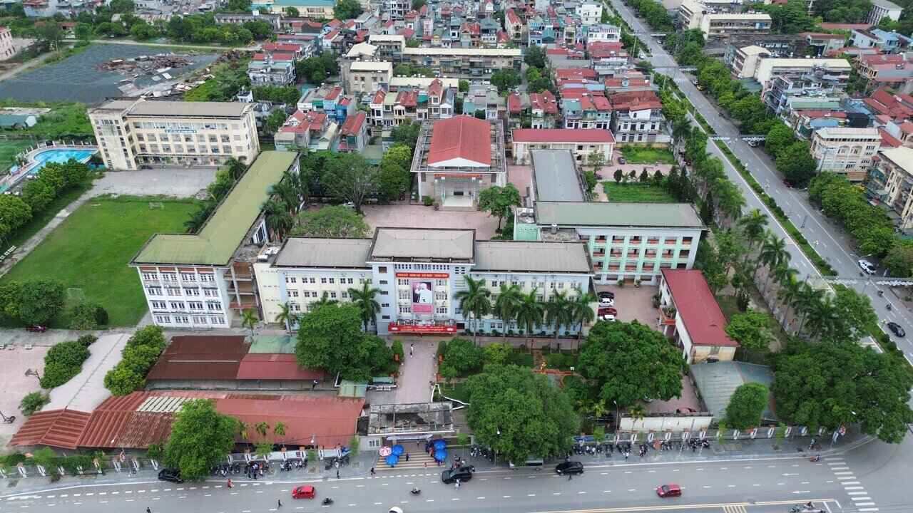 Overview of Hoang Van Thu Specialized High School. Photo: Minh Nguyen